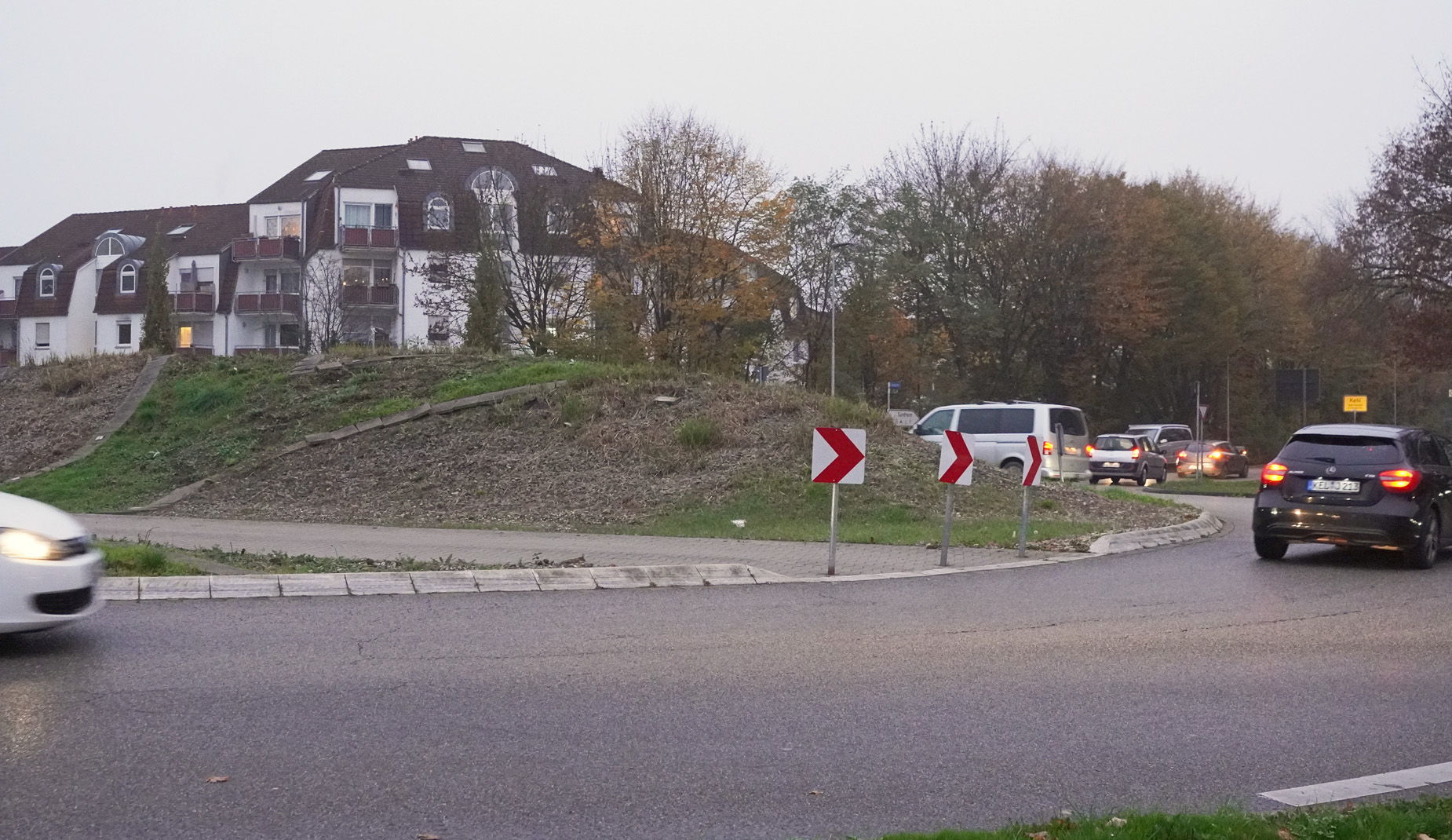 Der Kreisverkehr an der Vogesenallee